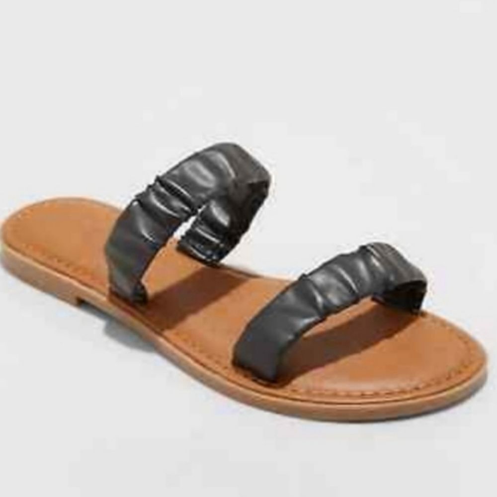 Universal Thread Black Strap Tan Footbed Slide Sandals